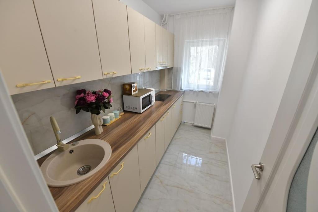 Luxury Studio / Ghencea Apartamento Bucareste Exterior foto
